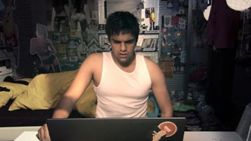 Молокососы 6 сезон 6 серия — кадр